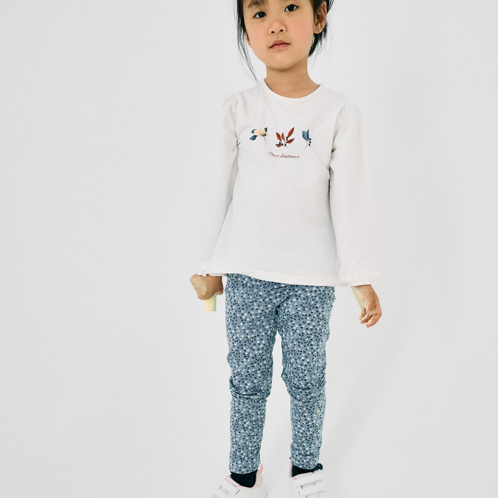 Long-sleeved T-shirt for Girls 'Flowers', White